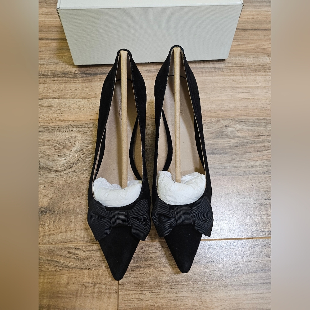 Lauren Ralph Lauren Adrienne Bow-Trim Suede Pump - Picture 4 of 13